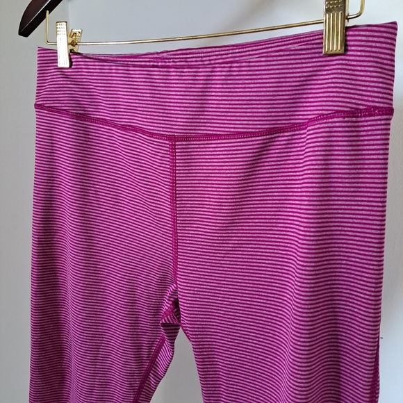 Under Armor | Pink striped cropped athletic legging - Picture 2 of 7